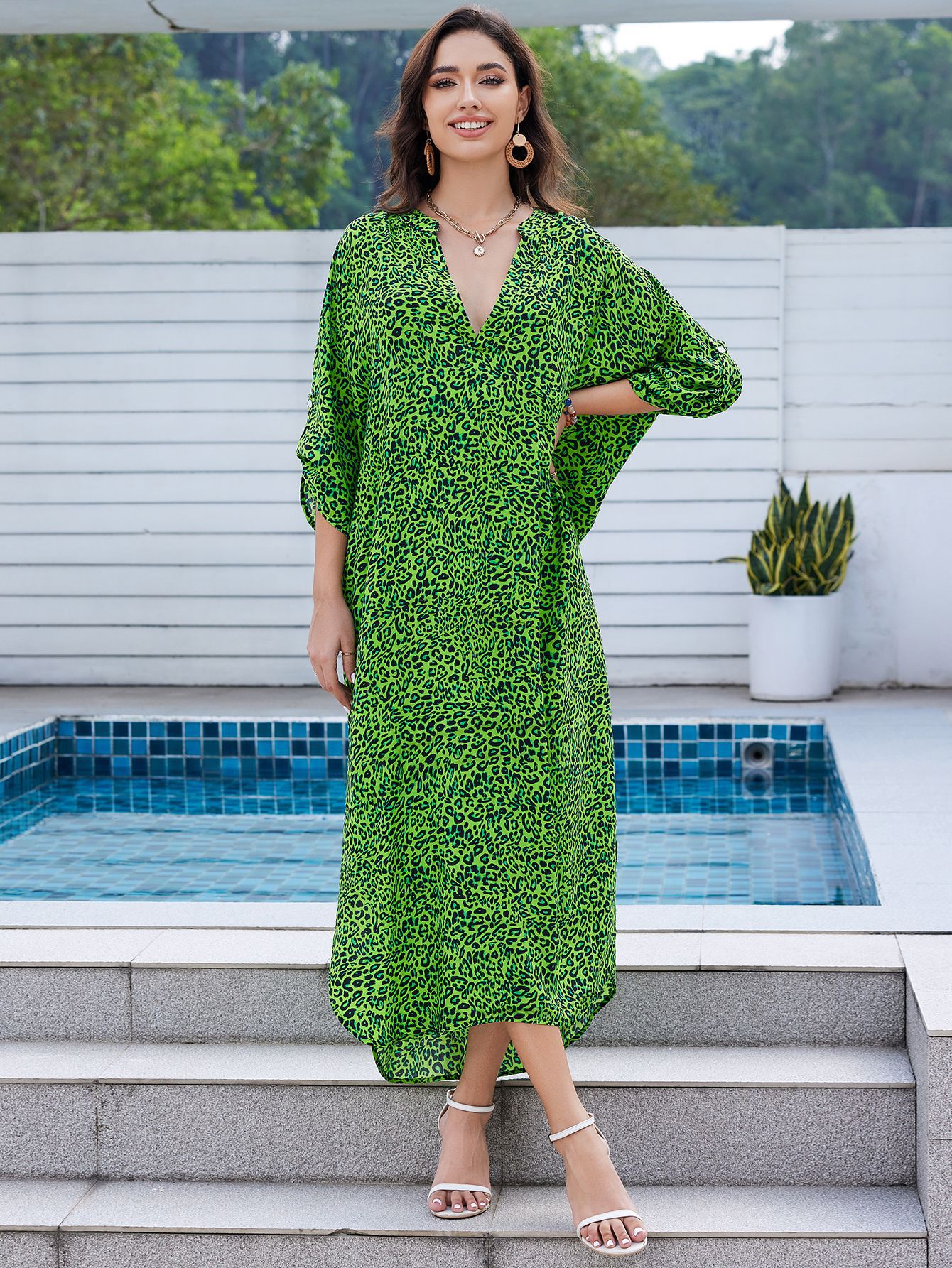 Camisas de cuello en v transfronterizas europeas y estadounidenses explotaron camisas de playa sueltas de vacaciones bikini camiseta protector solar bañador MB298