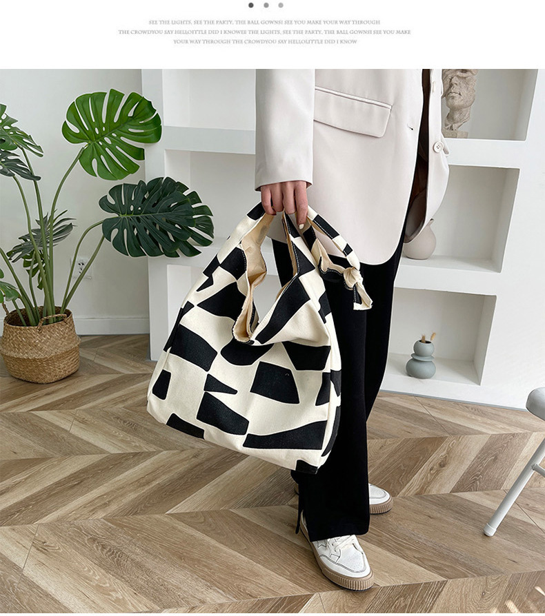 Large-capacity canvas large bag for women, 2021 new style, stylish and versatile, popular single-shoulder bag, fashionable autumn and winter tote bag Item Picture