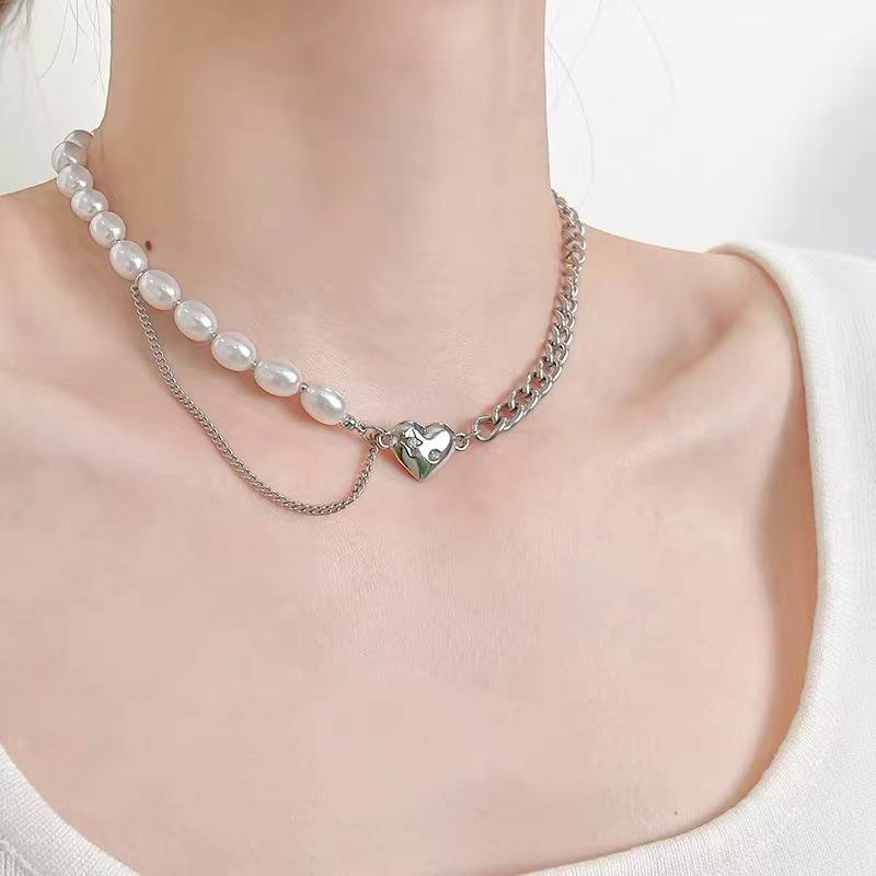 Baroque Style Pearl Chain Stitching Love Neck Chain display picture 1