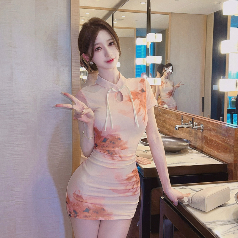 新中式国风复古改良式年轻款旗袍少女气质紧身性感短款包臀连衣裙