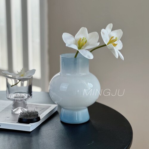 Medieval Fenton milk jade glass vase, high-looking French ins living room flower arrangement decoration, high-end decoration