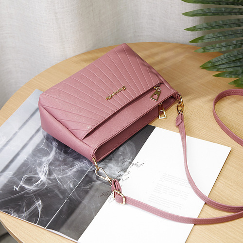 Women's Bags  New Fashion Trend Versatile Diamond Large Capacity Fashionable Middle-aged Mother Single Shoulder Crossbody Bag