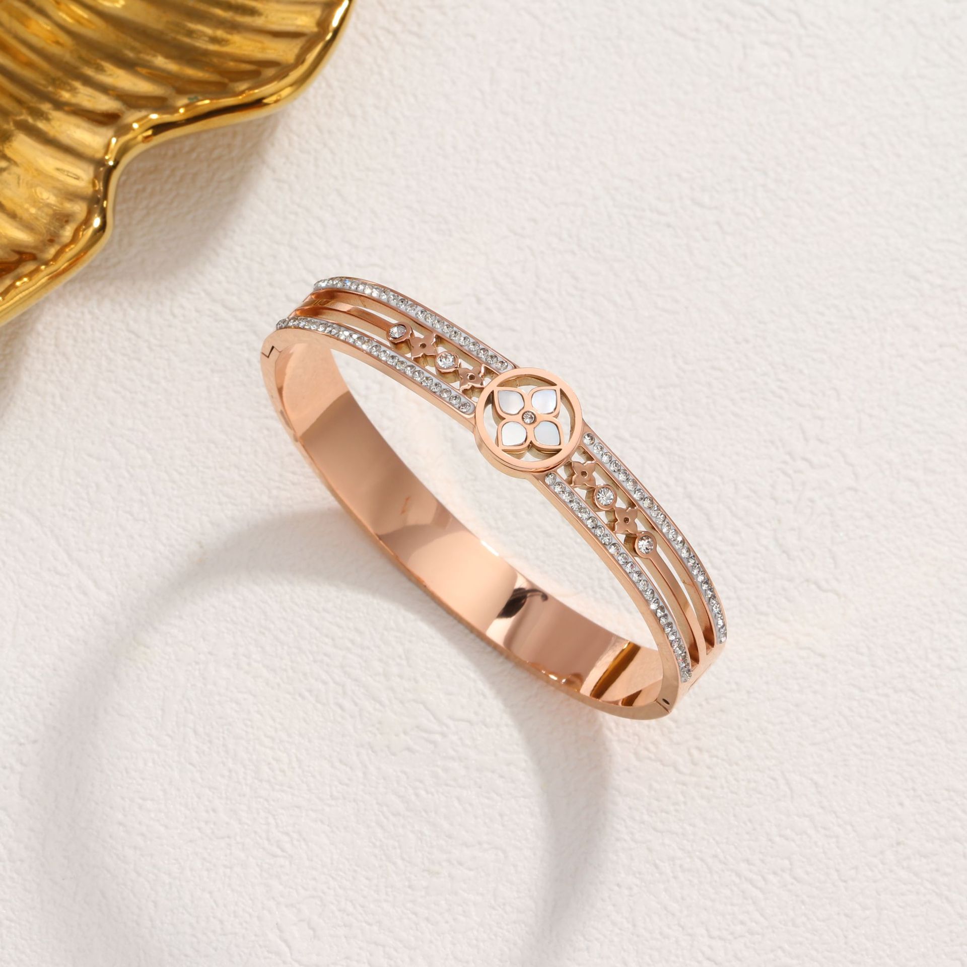 29 쉘 플라워 팔찌 로즈 골드