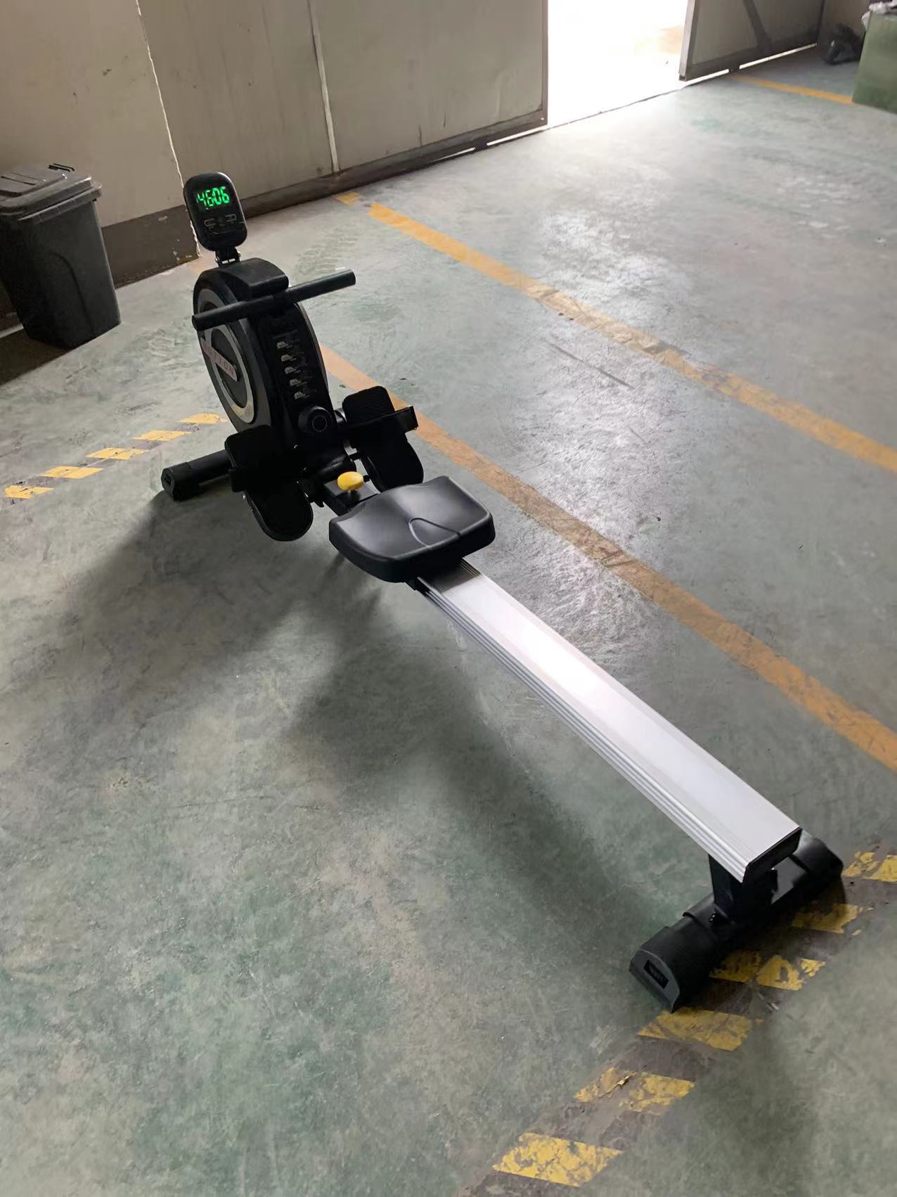 Indoor Rowing Machine Image 6