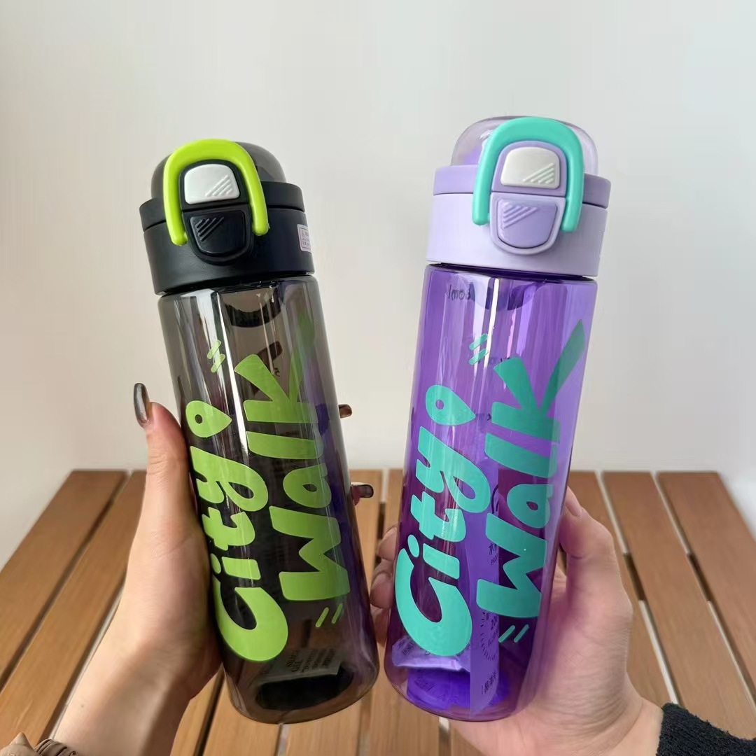 Nueva taza de plástico simple 680ml taza de agua de gran capacidad estudiantes al aire libre taza de bebida directa taza creativa