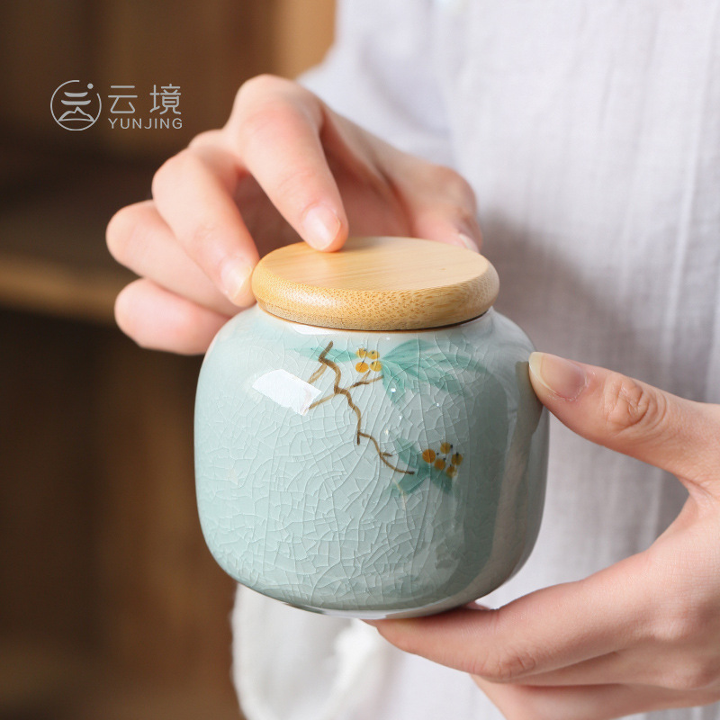 Icicle Glaze Hand-painted Loquat Tea Can with Seal, Creative Ceramic Portable Small Size Moisture-Proof Household