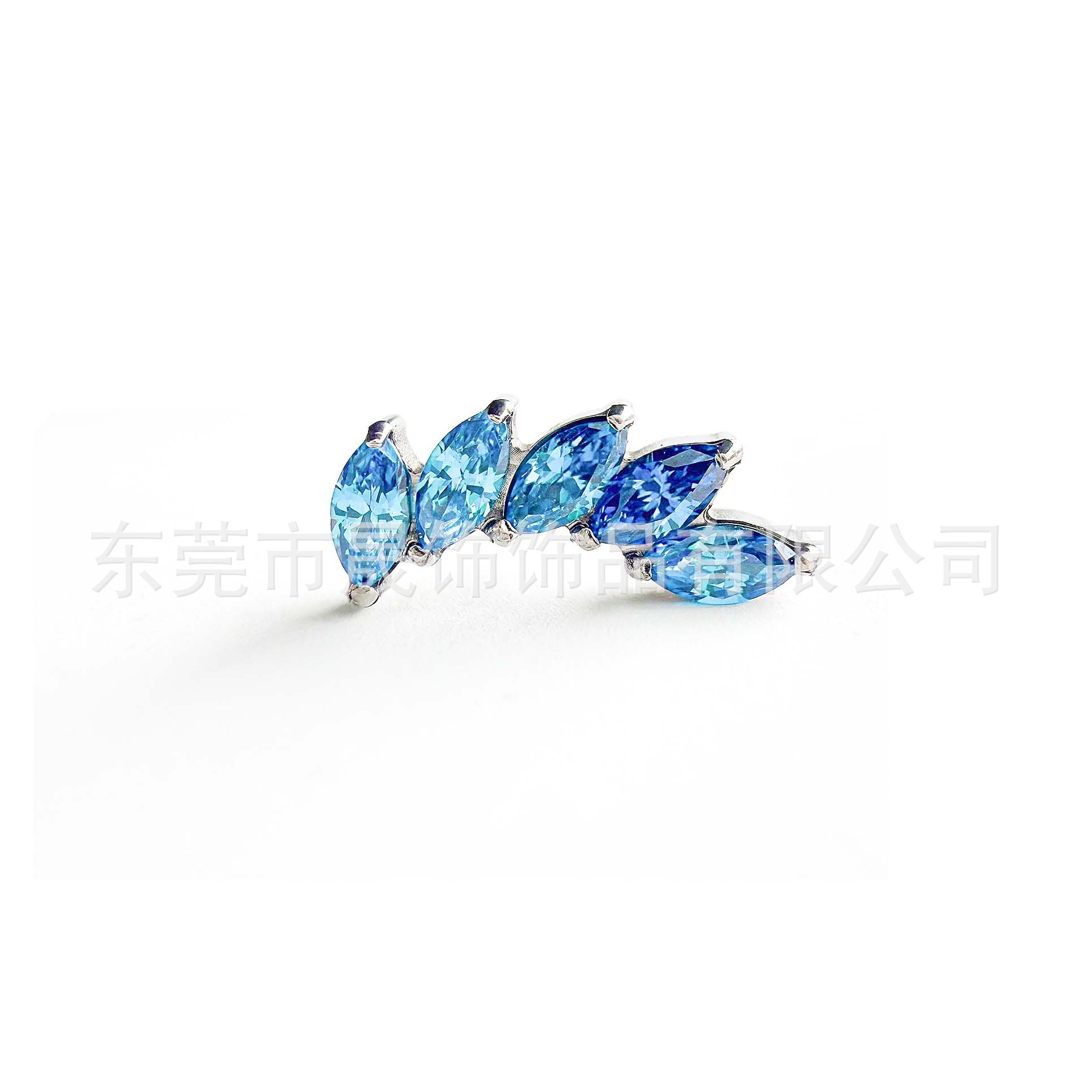 F136 Titanium 斜边马眼包 Studded 5A Cubic Zirconia Ear Stud Labret Stud Helix Cartilage Stud G23 Implant Grade Titanium Helix Piercing Jewelry