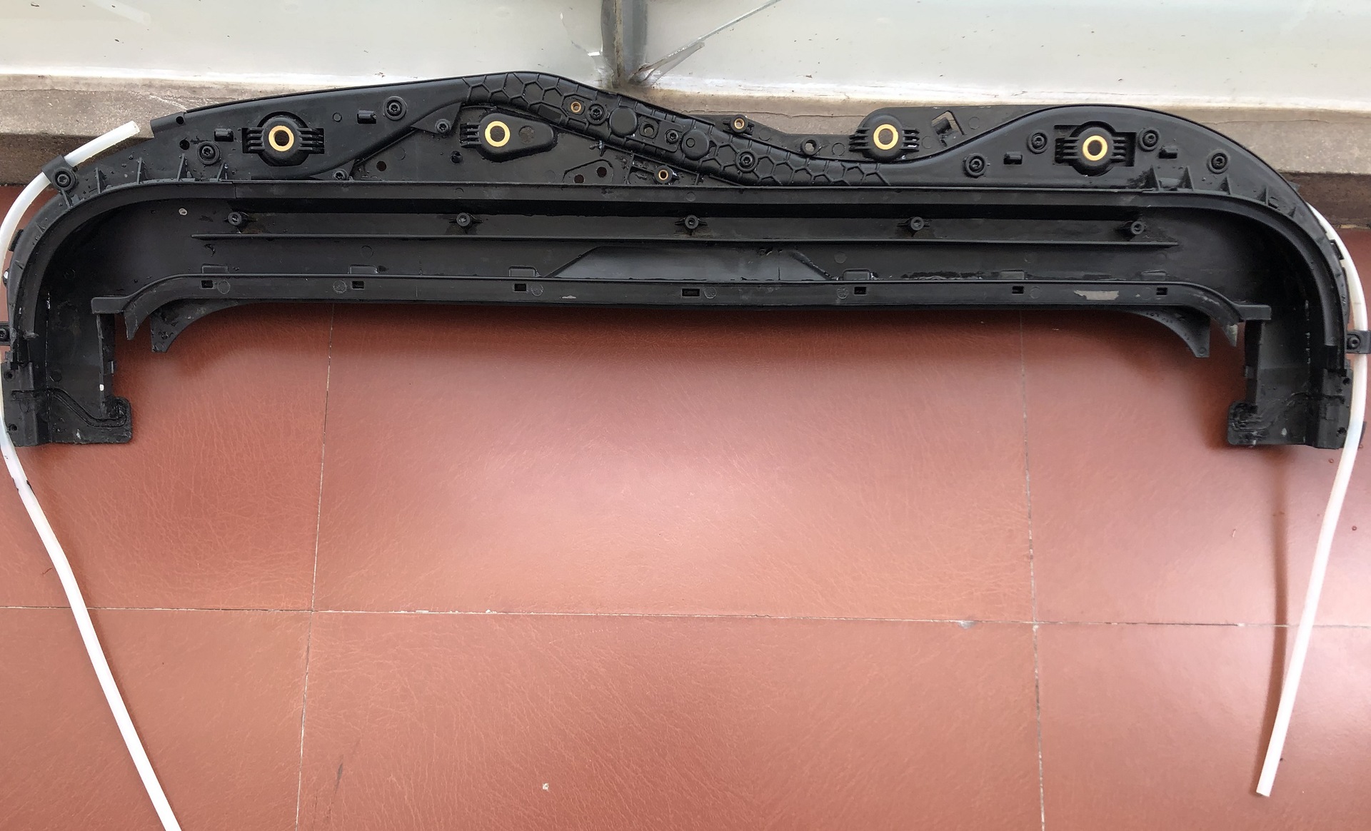 智科嘉 – Sunroof and accessories Q5 - front-row-plastic-assembly-90-new
