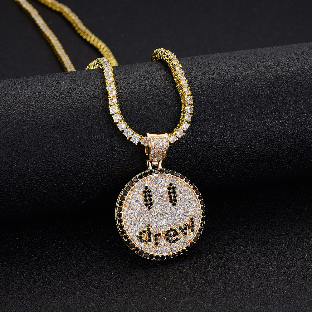 Nouveau Smiley Visage Pendentif Mode Tendance Chanteur Pop Bijoux Simples display picture 3