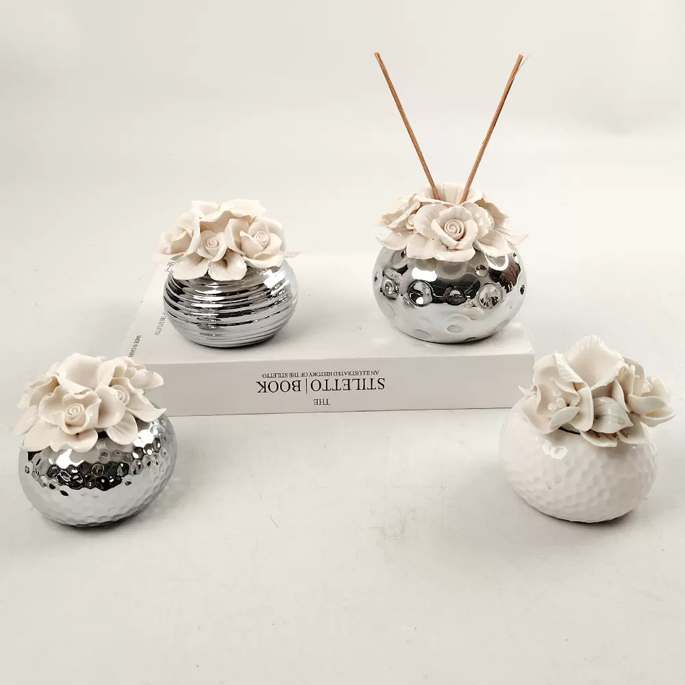 质享家轻奢精品摆件陶瓷手捏花朵陶瓷精油瓶电镀陶瓷香薰瓶婚庆伴