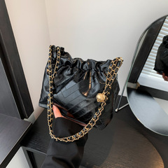 Women's winter versatile 2023 new fashion trendy chain shoulder bag with quality bucket bag
