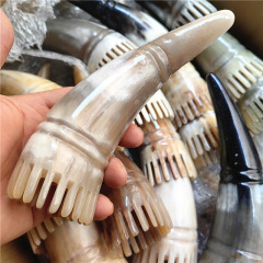 厚手の黄白の長い頭は牛の角を洗って頭を洗うマッサージ器の材料の手のマッサージの頭を洗って気をつけます。