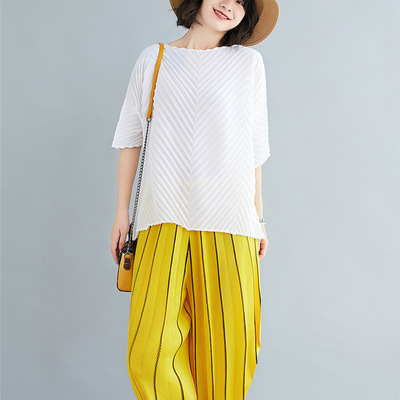 Pleated 2025 New Stylish and Fashionable Versatile Top That Slims and Hides the Figure, Mid-Sleeve T-Shirt for Women in Summer
