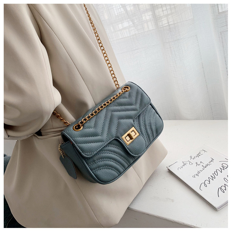 Textured small bags for women 2023 new bags Korean style fashion casual one-shoulder crossbody lock chain small square bag_voghion.com