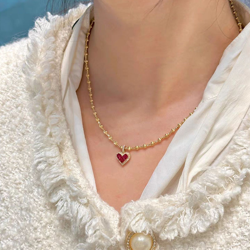 Simple and Exquisite Love Heart Necklace, Fashionable and Versatile, Light Luxury, Niche Design, High-End Feel, Suitable for Daily Wear