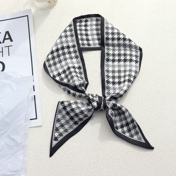 09#-Black houndstooth