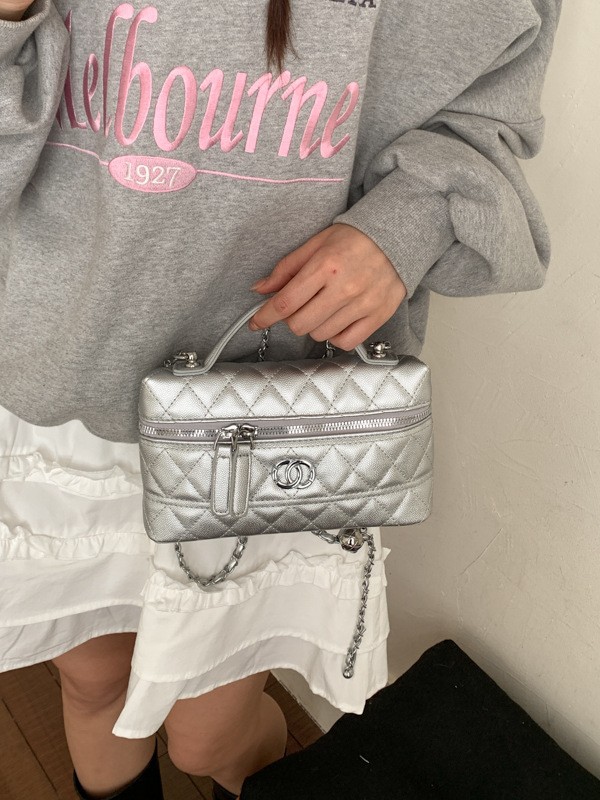 Bolso de mano de alta sensación 2026 nuevo bolso de cadena pequeña bolso cuadrado pequeño bolso de moda pequeña caja de viento de fragancia
