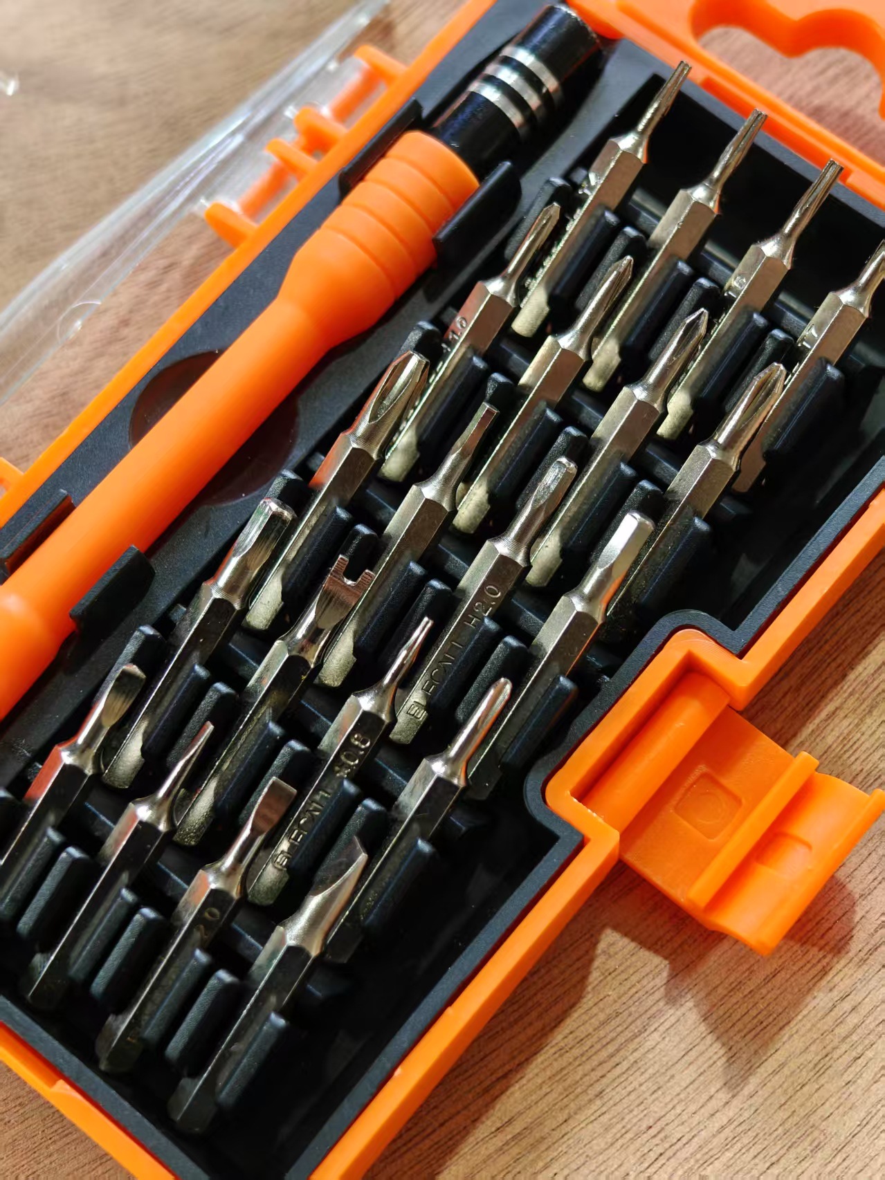 Suministro directo de fábrica de origen Herramientas de reparación de destornilladores multifuncionales Juego de destornilladores de hardware manual al por mayor transfronterizo