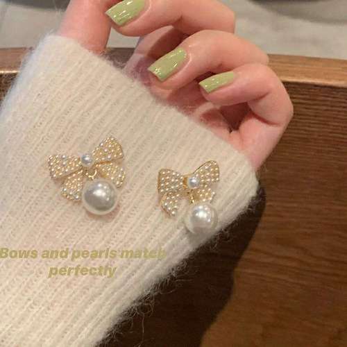 Earrings high quality wholesale hardware girls earrings earrings pearl earrings high-end niche exquisite silver needle earrings