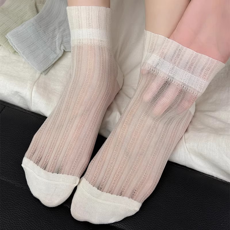 Calcetines para mujeres primavera y verano delgados ventiladores de seda de hielo, calcetines japonesas de malla vacía, calcetines de mujer de color universal.