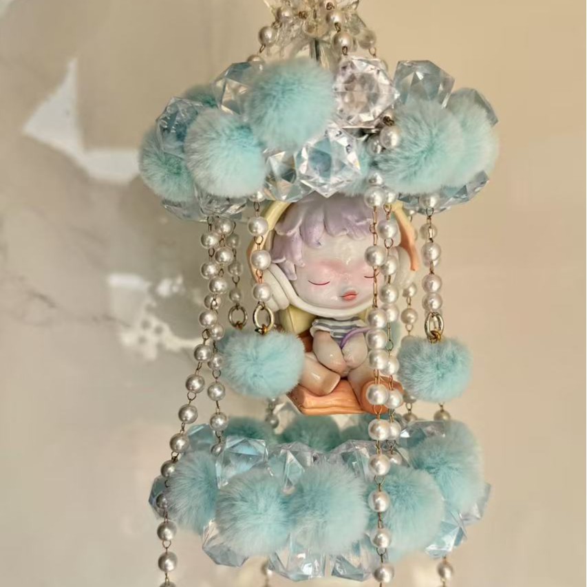 盲盒车挂 抖音直播拆盲盒车载装饰香妃毛球重工车挂泡泡码特成品