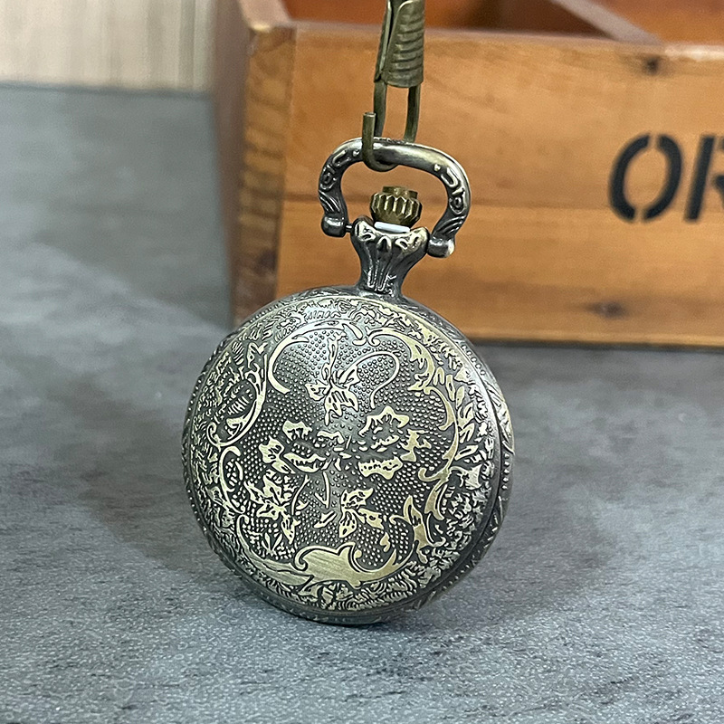 Unisex Gender Vintage Style Style Vintage Style Eiffel Tower Quartz Pocket Watch Women's Watches