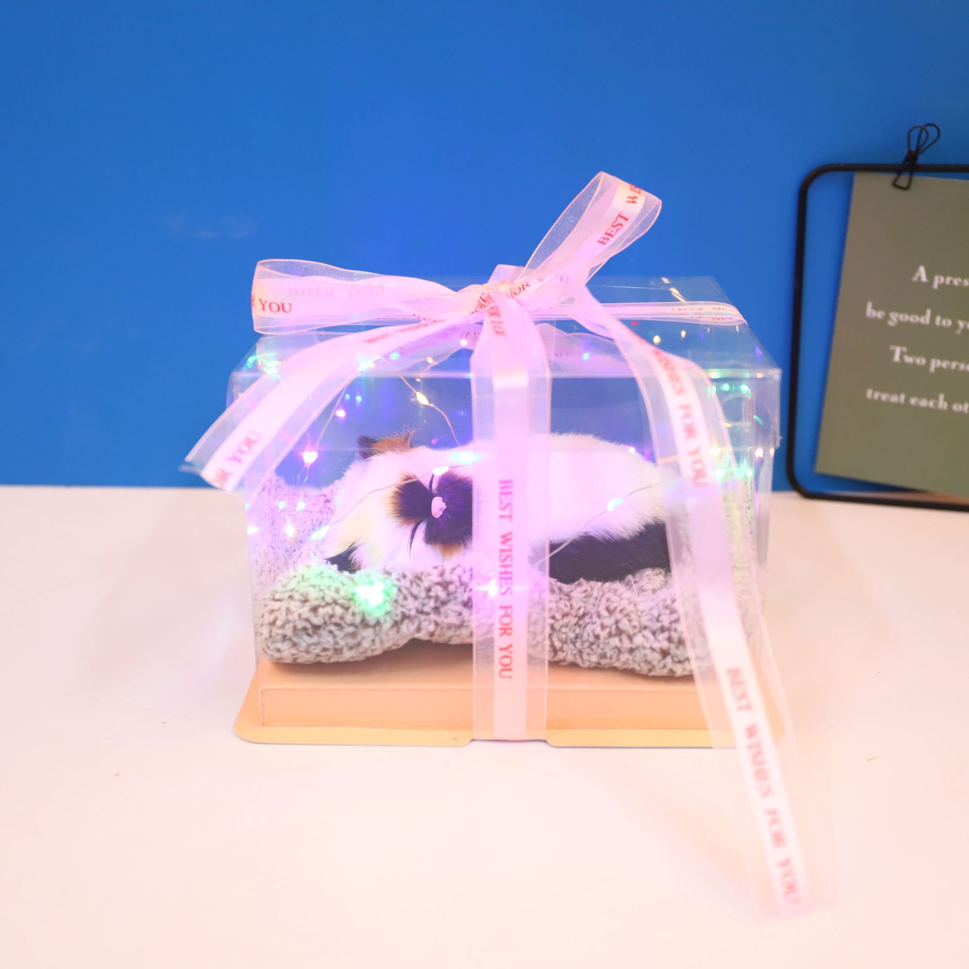 Bamboo charcoal sleeping cat (white eight-shaped strips)