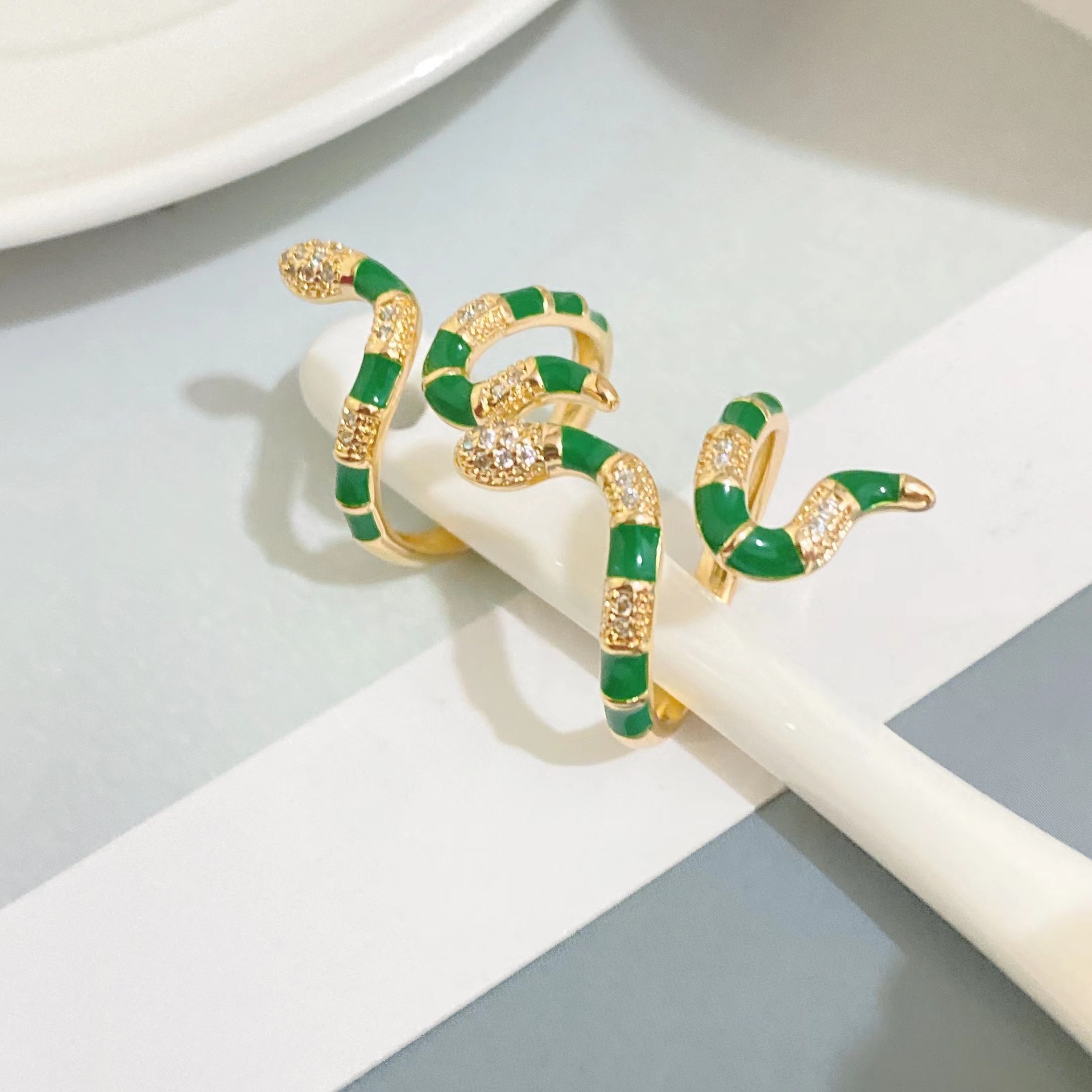 new copper-plated 18k gold snake-shaped winding diamond open ring