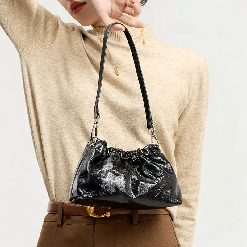 高级感链条小包褶皱云朵包韩系斜挎包通勤百搭手提真皮女士单肩包