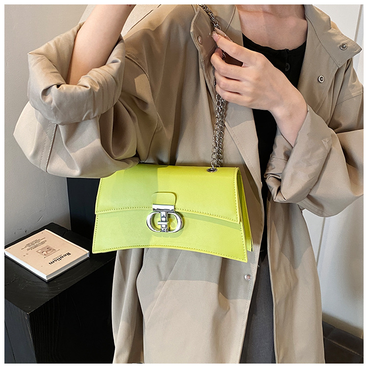 Bolso debajo de la axila para mujeres 2024 verano nuevo estilo de moda versátil bolso cuadrado pequeño nicho coreano de alta calidad bolso de moda