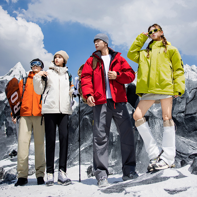 New winter collection: warm, fleece-lined couple's sports jackets and cotton-padded coats, model 8899
