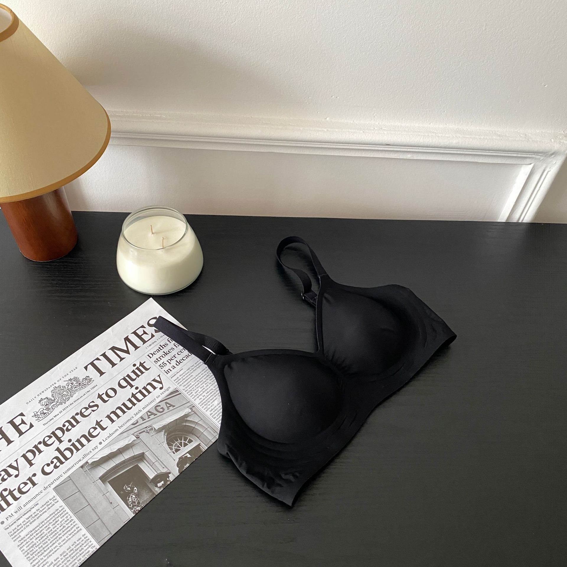 2024 nueva primavera y el verano simple chica fresca sujetador brillante sin costuras cómodo inalámbrico pequeño pecho empuja hacia arriba la ropa interior para las mujeres