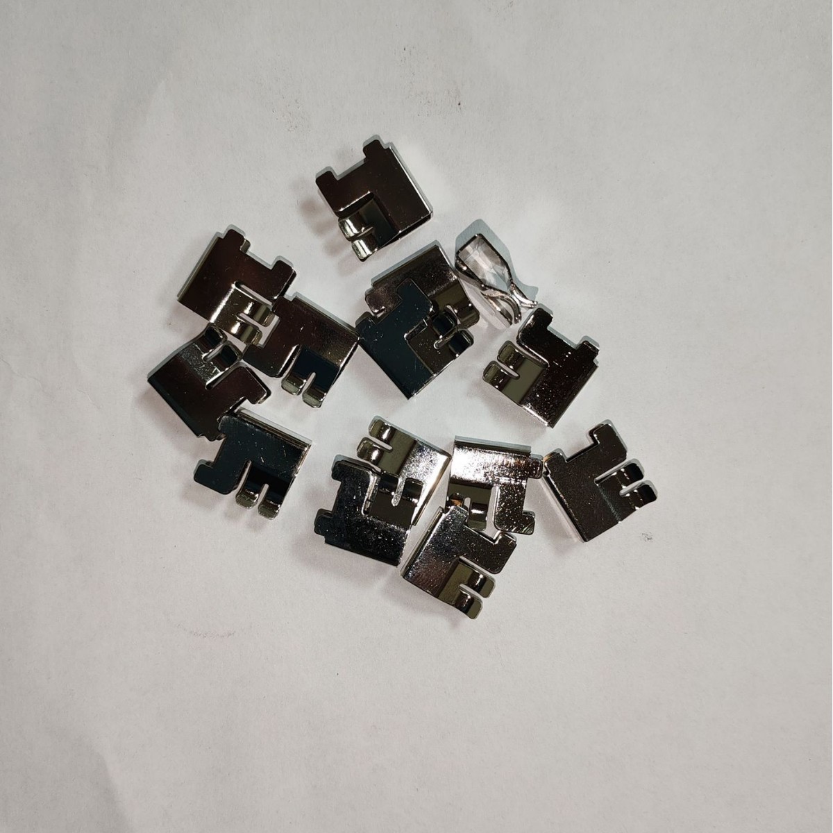 电动工具五金端子锂电池手电钻保护板接触片连接片微型电机冲压件