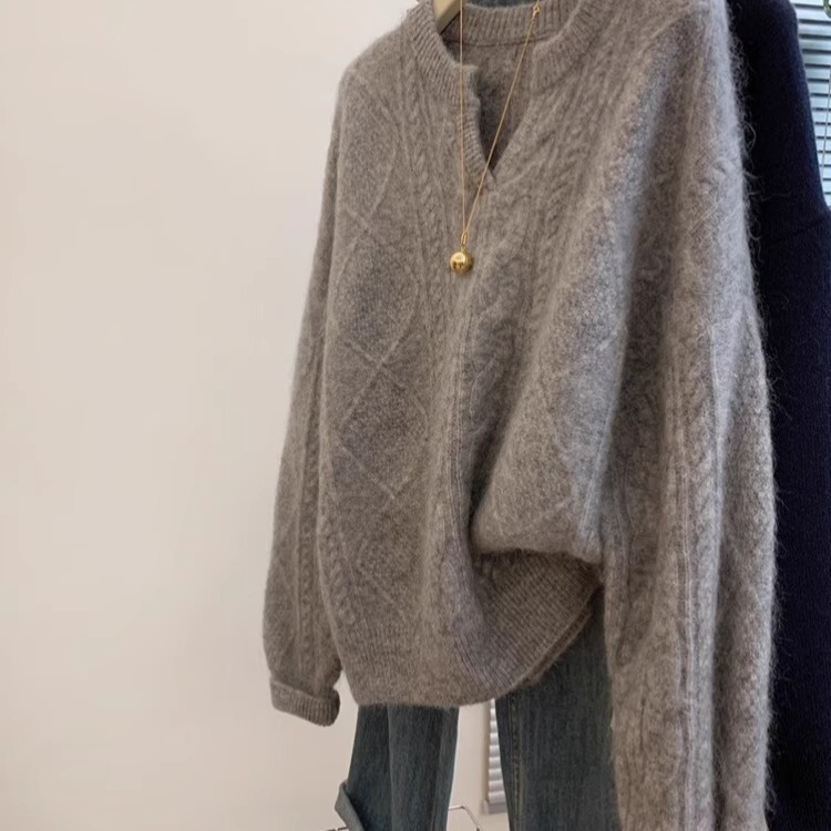 High-grade twist texture gray sweater women's 2025 spring plus size chubby girl loose foreign-style age-reducing knitted top