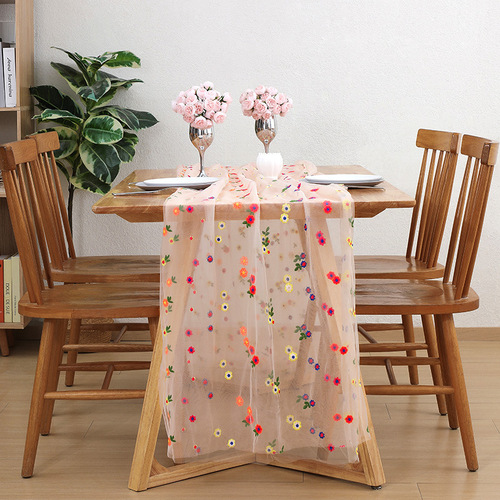 Cross-border new embroidered table runner featuring daisy motifs, crafted from mesh and sheer fabric—perfect for adding a touch of delicate floral elegance to your tabletop decor.