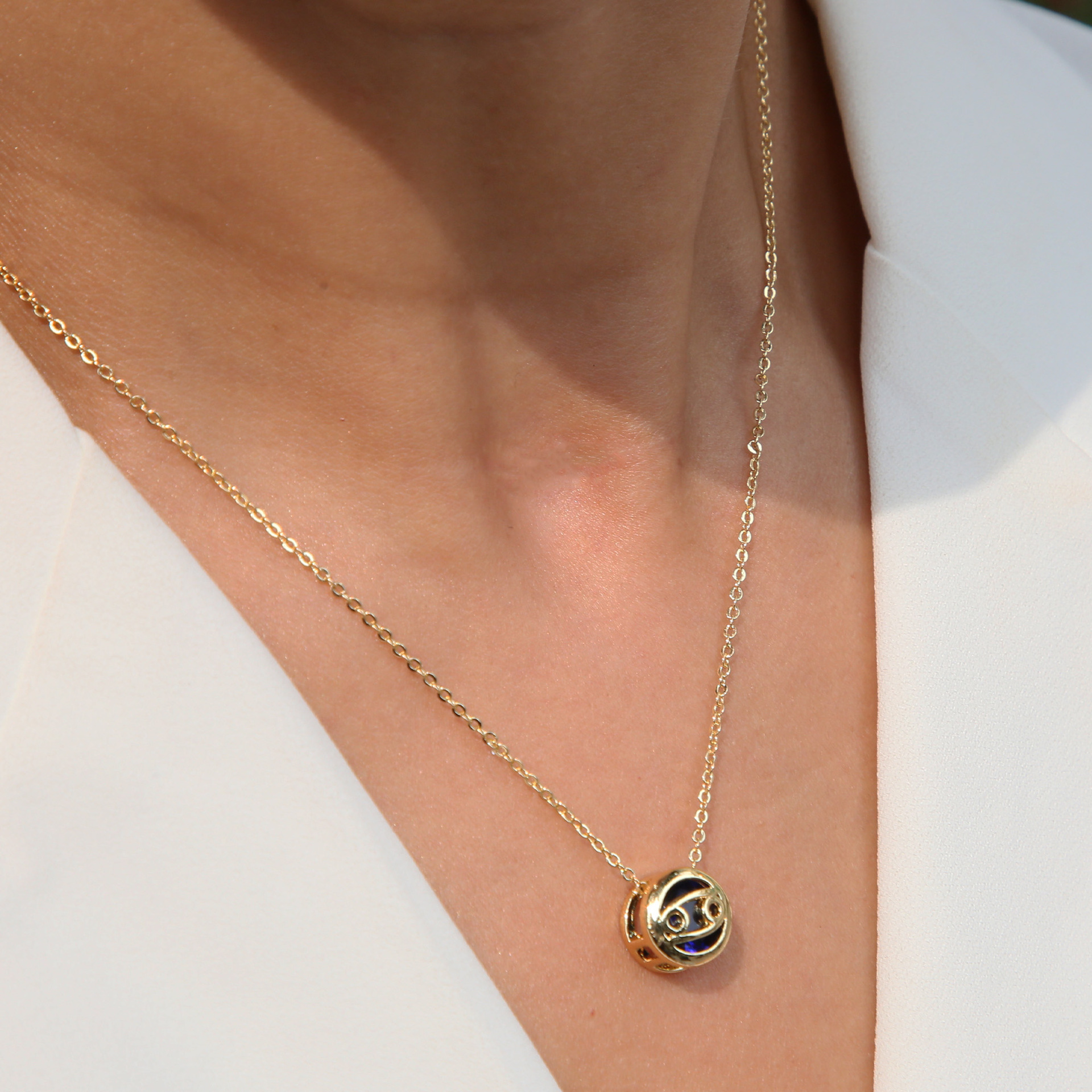 Brass 18K Gold Plated Plating Hollow Out Inlay Constellation Zircon Pendant Necklace display picture 2