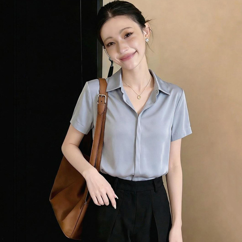 High-End Satin Shirt with Hidden Placket in Summer Gray-Blue, Featuring a Unique Design, Loose Fit, Versatile for Commuting and Professional Wear High-End Satin Shirt with Hidden Placket in Summer Gray-Blue, Featuring a Unique Design, Loose Fit, Versatile for Commuting and Professional Wear