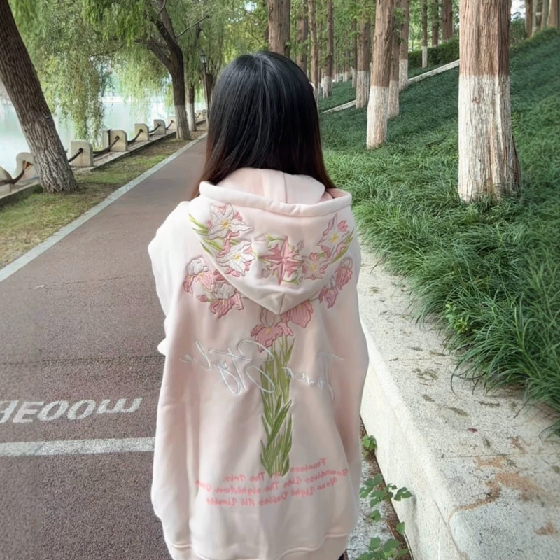 Pink floral design embroidered trendy winter women's sweatshirt cardigan jacket, loose and high-end hooded top Pink floral design embroidered trendy winter women's sweatshirt cardigan jacket, loose and high-end hooded top