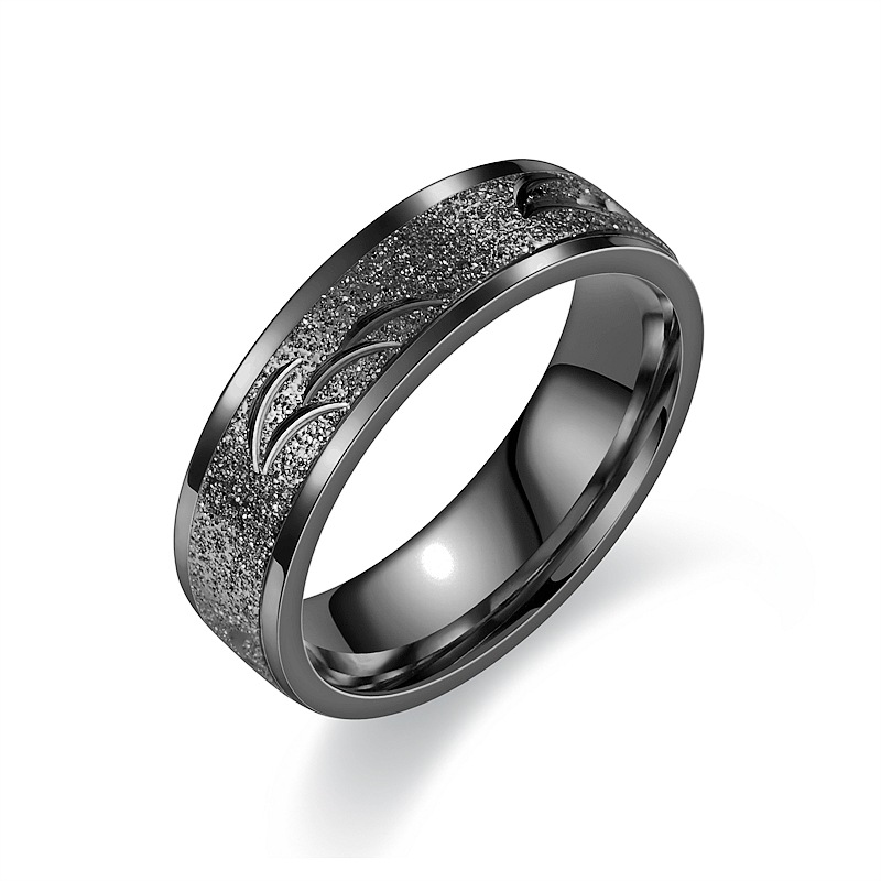 Anillos de acero de titanio de moda de nicho europeo y americano, anillos de pareja tallados esmerilados simples y populares, joyería de mano transfronteriza al por mayor
