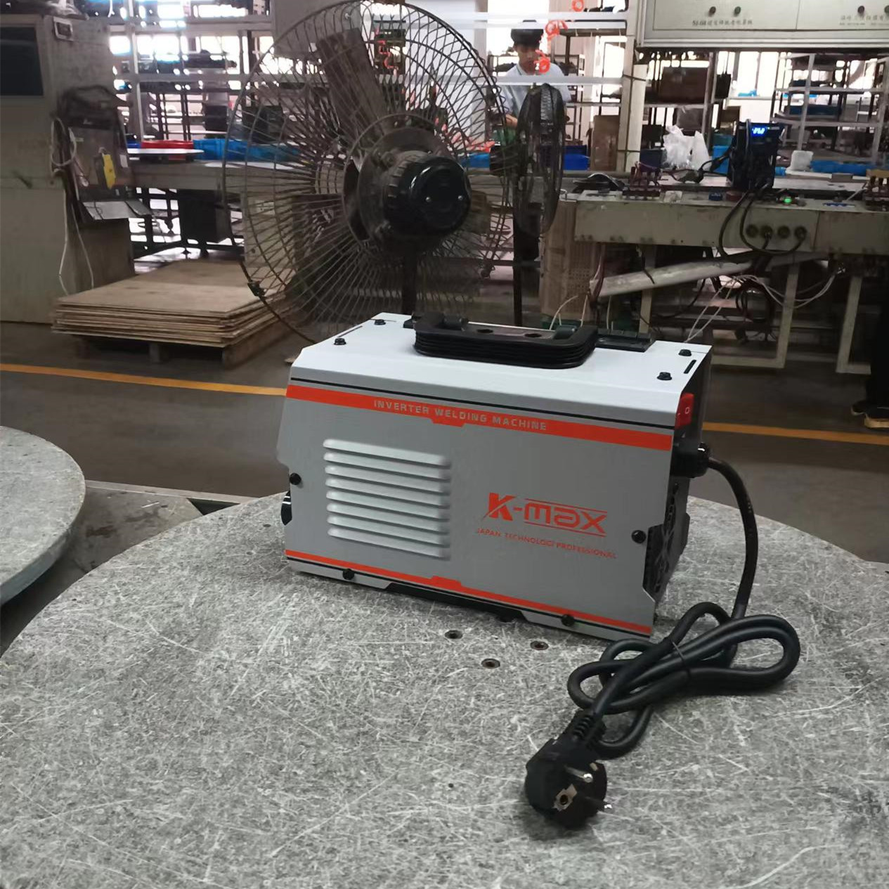 2024款120A欧规220v含配件1kg无气二保焊机MIG/MMA/TIG电焊机E18