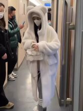 可爱连帽保暖羊羔毛皮草大衣外套女冬季加绒加厚长款百搭毛毛