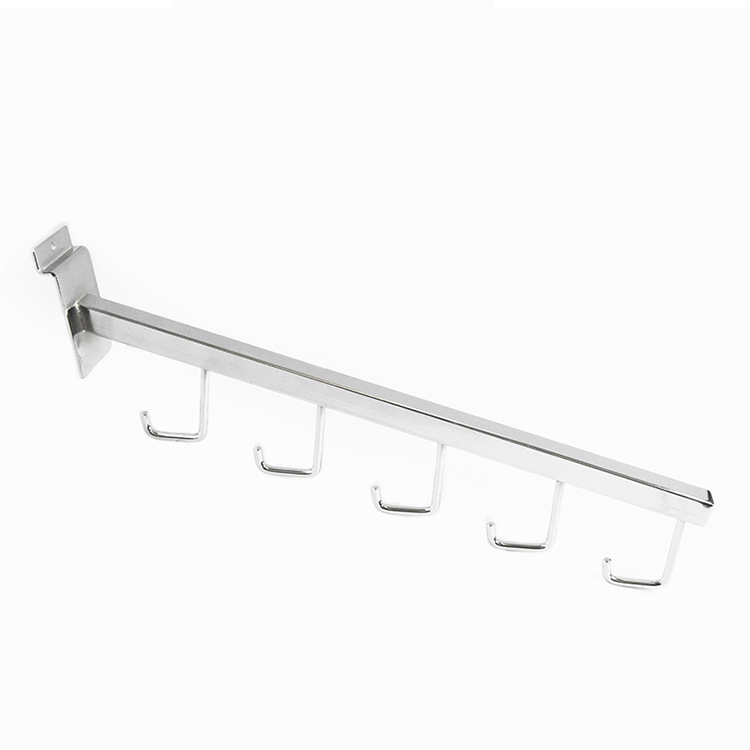 Muchos fabricantes sólidos personalizados ranura placa gancho tienda de ropa mostrando estante gancho galvanizado placa superior tubo cuadrado invertido 5 ganchos