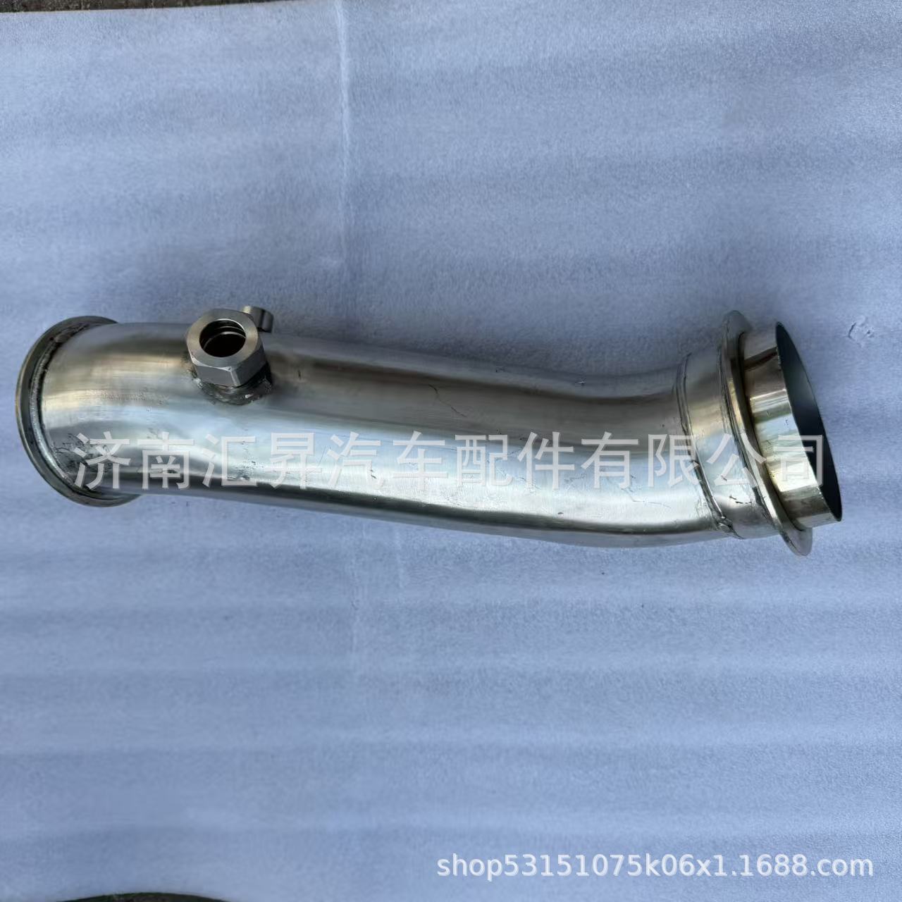WG9731540878 Exhaust pipe, including urea nozzle seat and temperature sensor seat