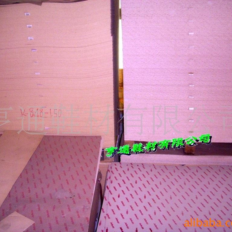 厂家大量现货供应高 中 低档中底纸板 工艺品专用耐折纸板