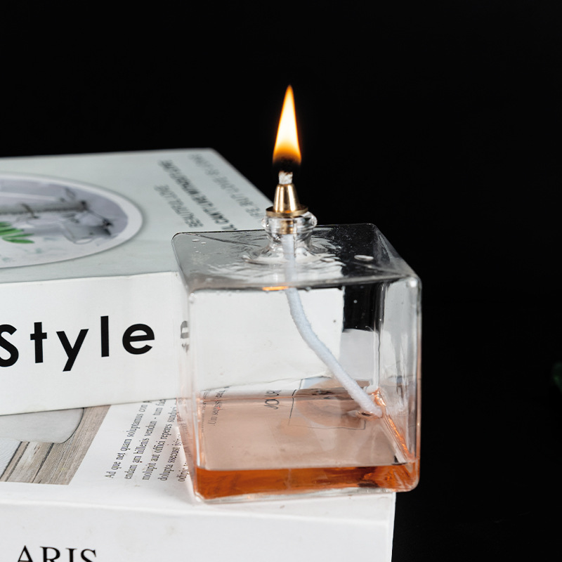 Lámpara de aceite de cristal creativa con forma de caricatura, lámpara de aceite con forma de cerdito, linda, simple, moderna, para el hogar, sin humo, para escritorio.