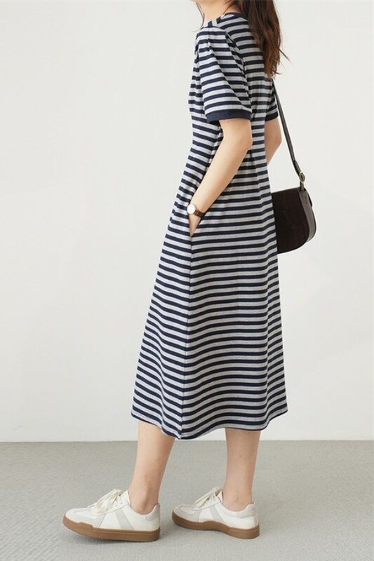 Beach-style casual striped dress for women, summer high-end Korean version, loose cotton T-shirt long skirt, beach dress Beach-style casual striped dress for women, summer high-end Korean version, loose cotton T-shirt long skirt, beach dress