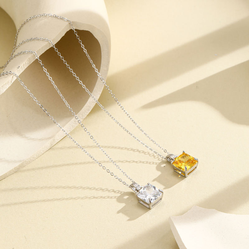 Cross-Border Wholesale Love Lock Necklace, New Style, Simple and Beautiful, Diamond Inlaid, Elegant Yellow Diamond Cross Chain