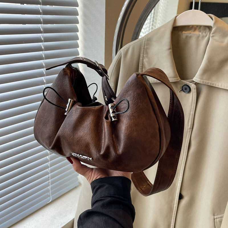 2024 New Fashion Shoulder Underarm Bag Women's Commuter Bag Spring and Summer New Simple Casual Crescent Bag