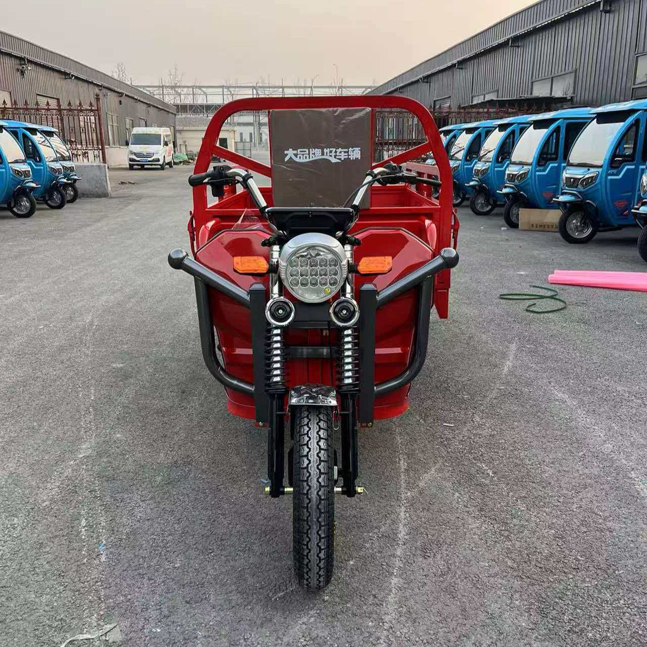 Venta directa de fábrica de triciclos eléctricos, motocicletas triciclo para comercio exterior transfronterizo, venta al por mayor de triciclos agrícolas en stock.