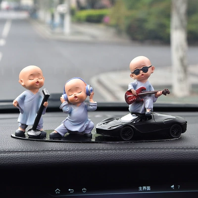 Monk Car Cute Resin – Car ornaments - band-little-monk-black-sports-car-small-oval-pad